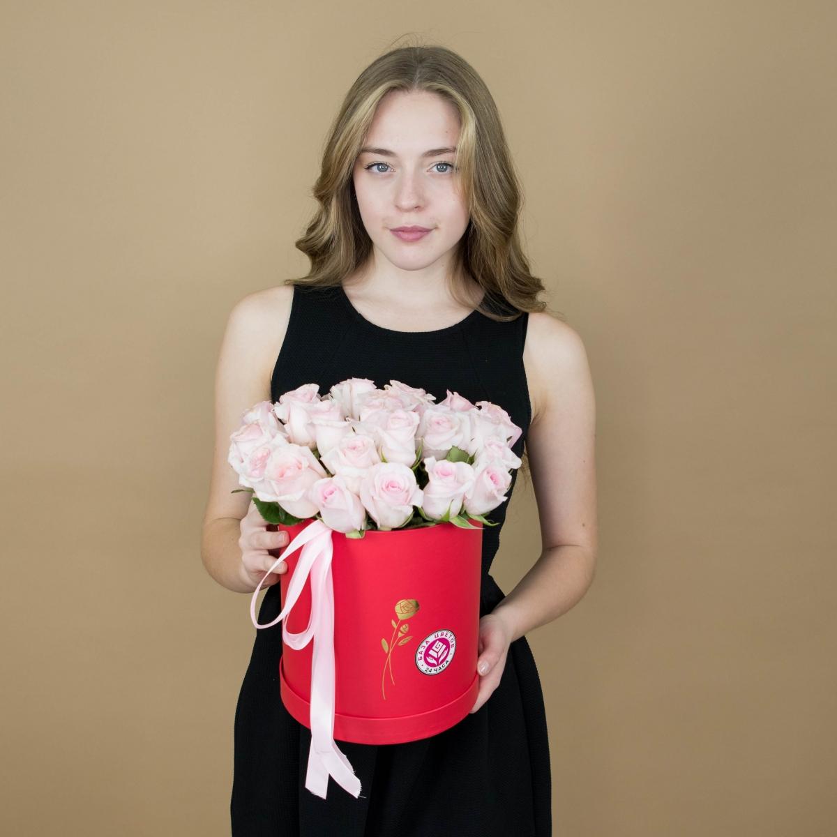 Розы розовые в шляпной коробке код  1848