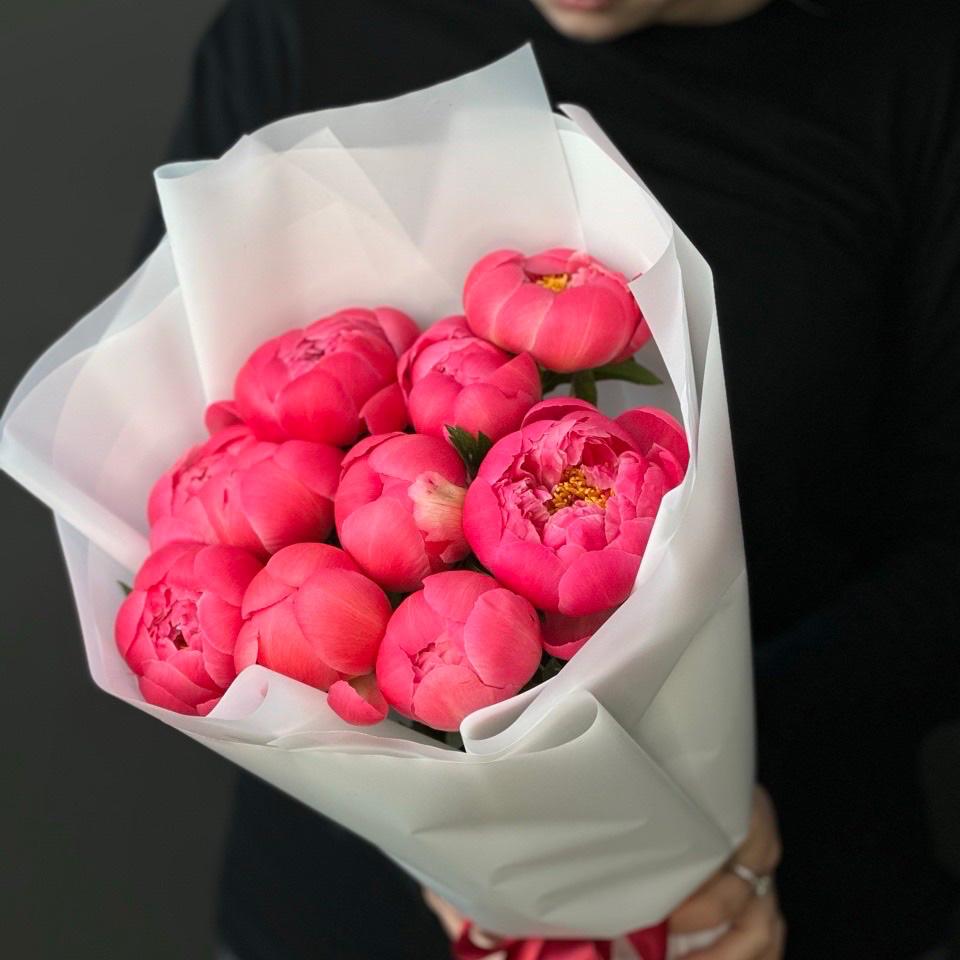 Букет с пионами 9 шт артикул: 152460